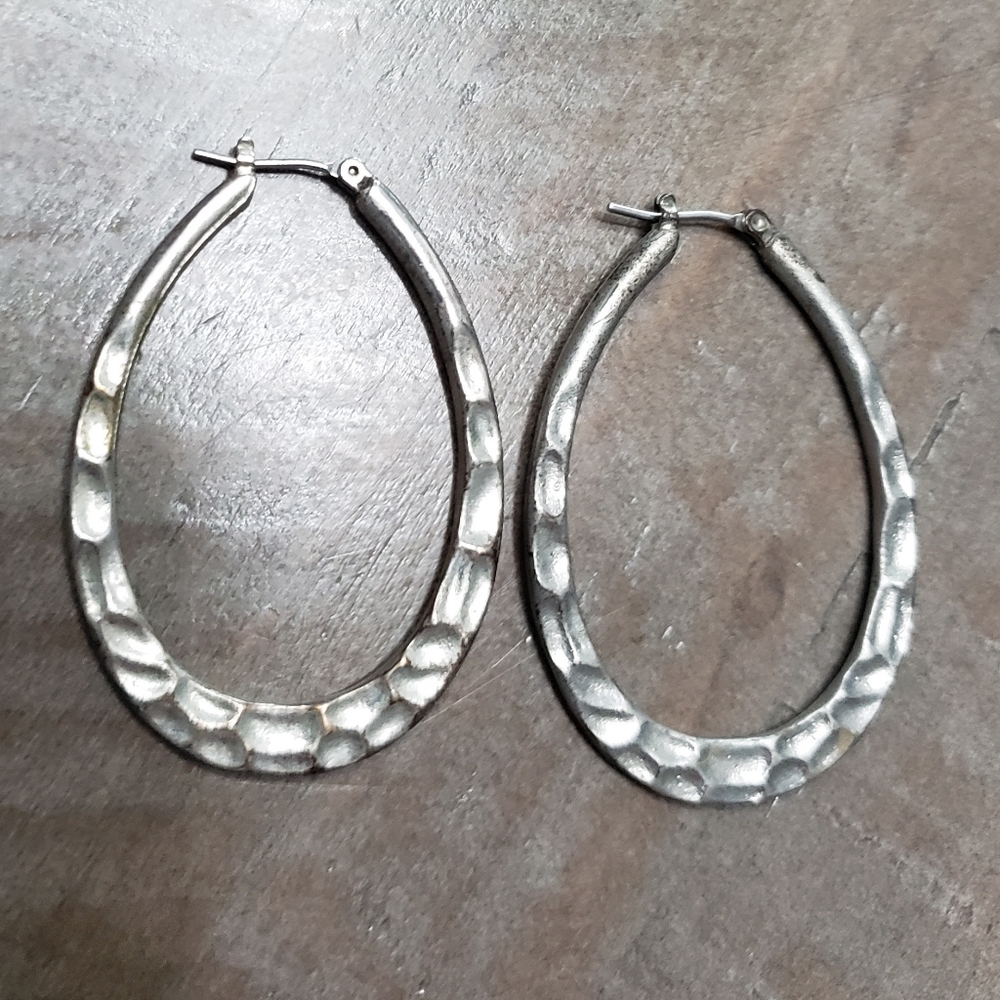 Lia Sophia Hammered Hoop Earrings / Silver